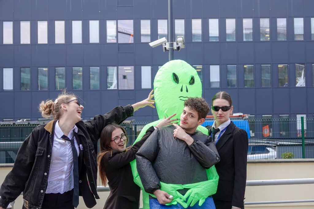 Apprentis déguisés au carnaval du CFA TRAJECTOIRE