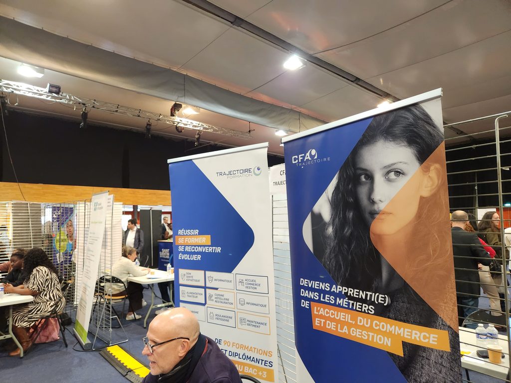 LE CFA TRAJECTOIRE au Forum de l’emploi de Guyancourt 2026 : promouvoir l’alternance et la formation professionnelle 5 20260922 100903