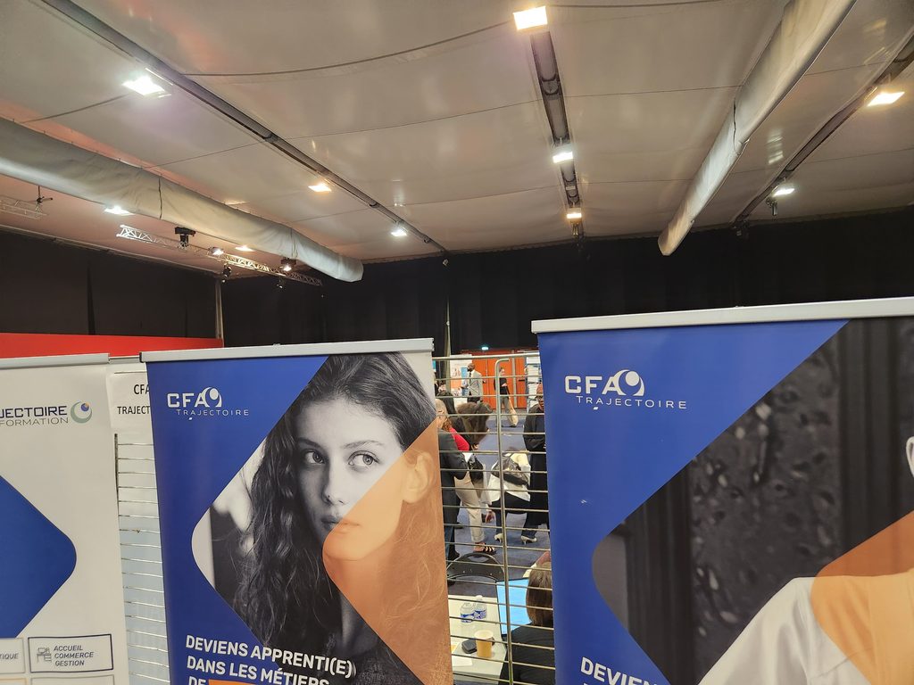 LE CFA TRAJECTOIRE au Forum de l’emploi de Guyancourt 2026 : promouvoir l’alternance et la formation professionnelle 2 20260922 100908