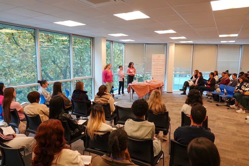 Les Kombatives au CFA TRAJECTOIRE : une intervention de sensibilisation au cancer et au papillomavirus 3 Octobre rose 2026 5